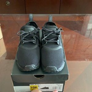 Kids adidas sneakers never worn !